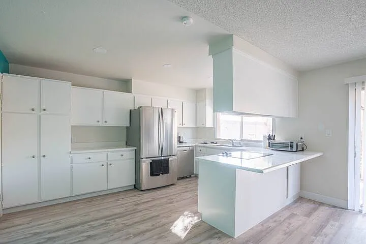 2035 E Cornell Dr — Photo 9