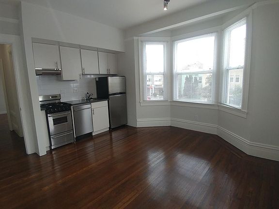 2nd image of 2360 Van Ness Ave APT 23