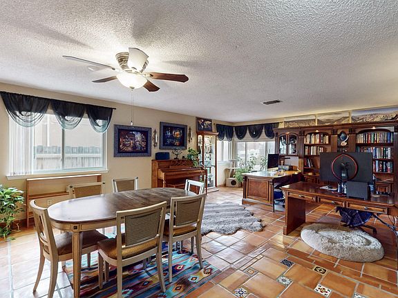 5th image of 708 Vista Abajo Dr NE