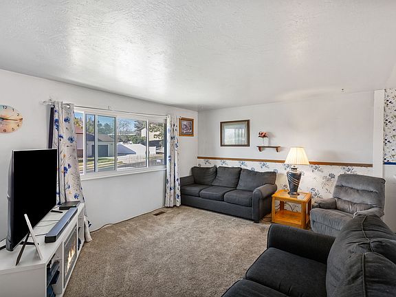 3rd image of 6048 W Borax Ave