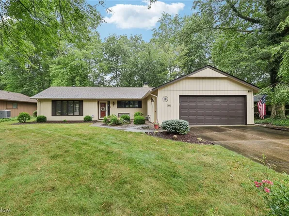 5652 Rock Point Cir, North Ridgeville, OH 44039