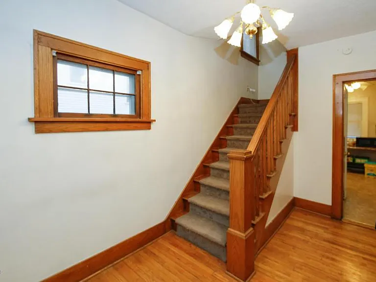 918 W Vine St — Photo 4