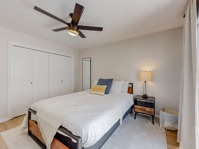 Remodeled / Fully Loaded / Furnished 2 Bed / 2 Bath in Uptown — Photo 17