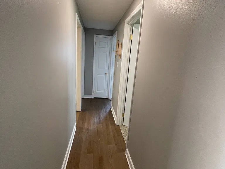 1377 S Maple Ave — Photo 11