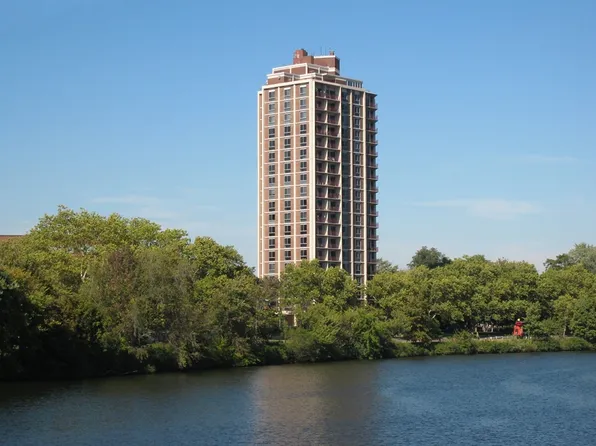 1010 Memorial Dr APT 3F, Cambridge, MA 02138