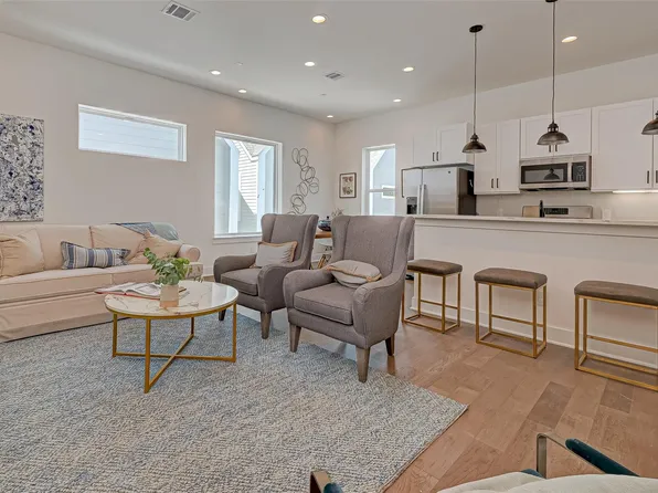 6022 Beall St, Houston, TX 77091