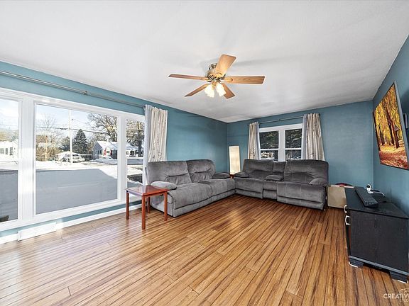 5th image of 3S332 Warren Ave