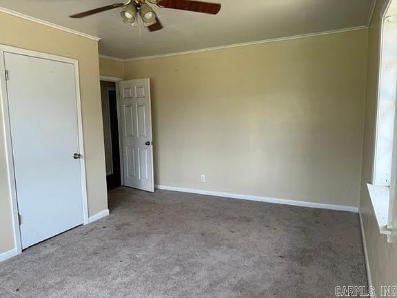 3rd image of 504 Fullerton St
