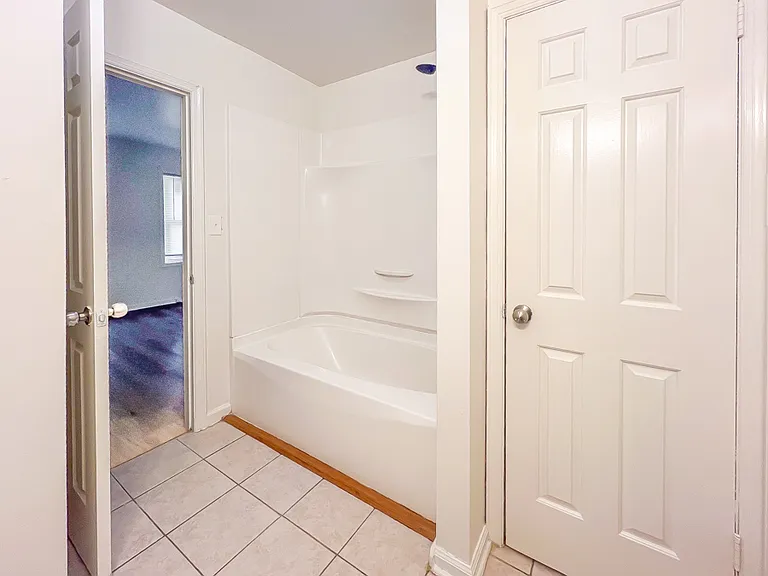 18 Fox Hill Dr — Photo 6