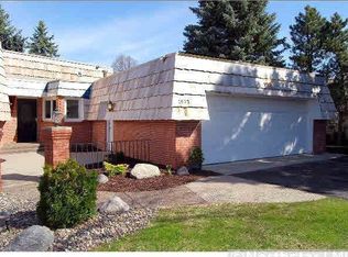 1833 Eagle Ridge Dr, Saint Paul, MN 55118
