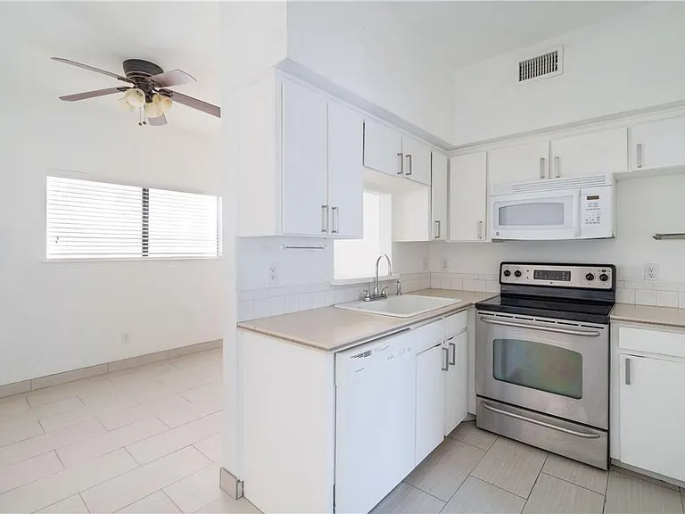 2605 Enfield Rd #110 — Photo 20