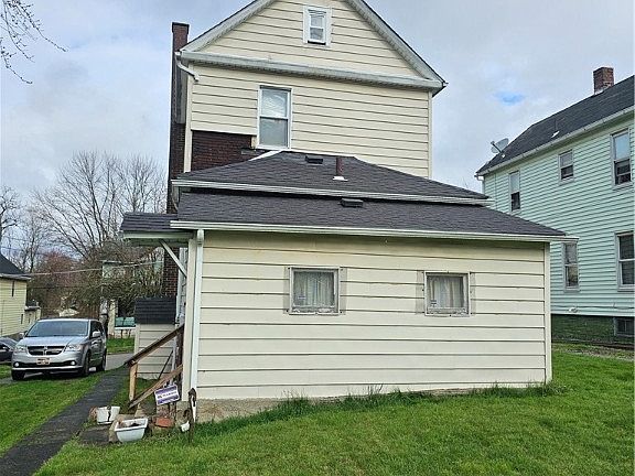 4th image of 115 Madison St