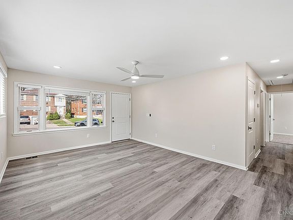 4th image of 8474 Donna Ln