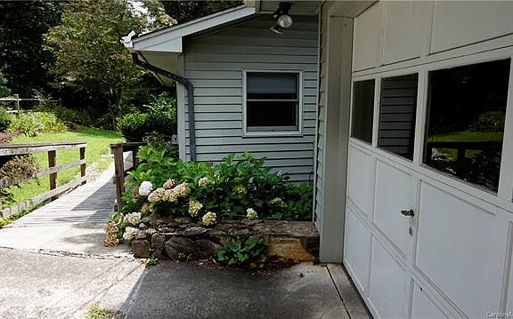 3rd image of 197 Hillside Terrace Dr