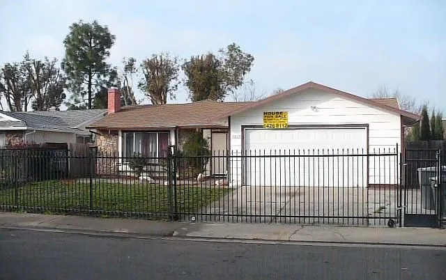 5025 Clover Field Way photo 1