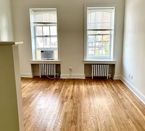 4th image of 51 Jane St APT 18