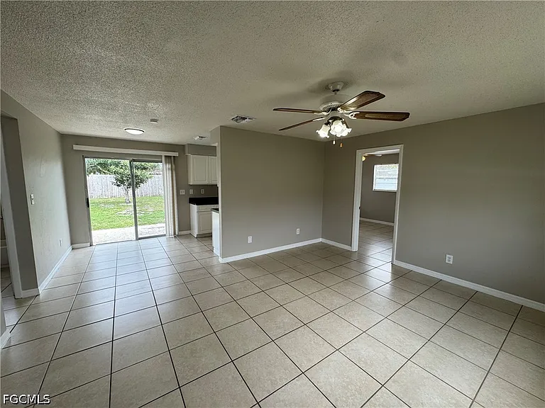 1112 Gifford Ave S — Photo 5