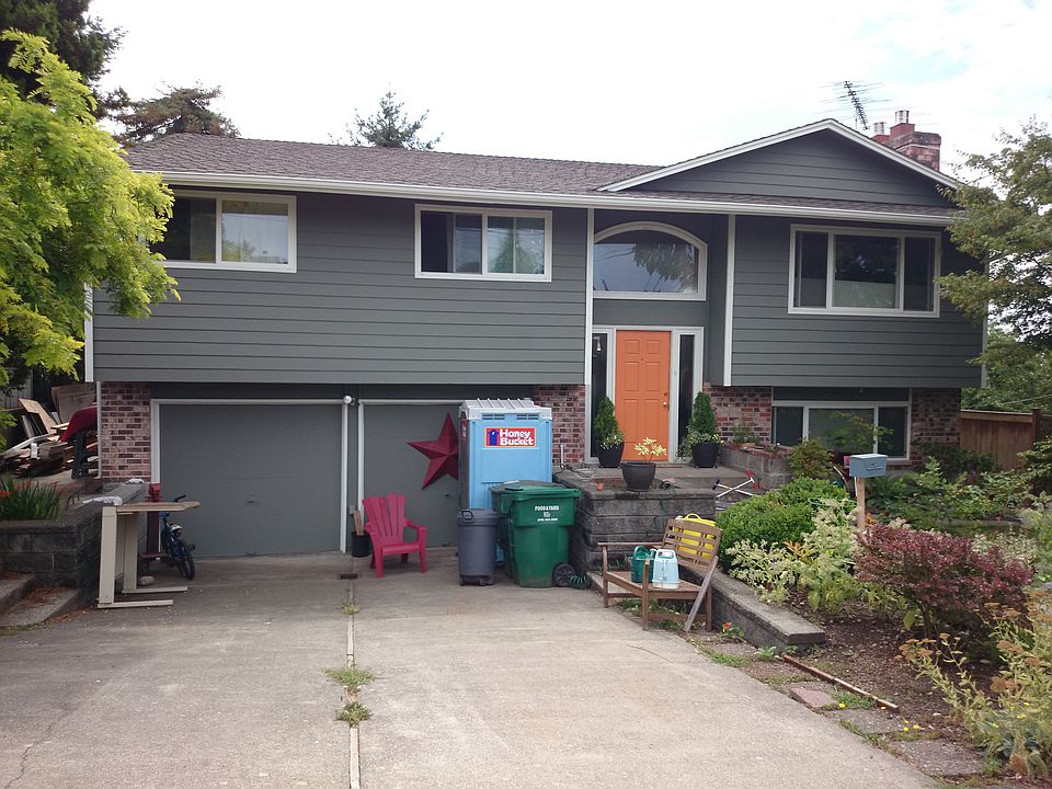 2nd image of 4131 SW Monroe St