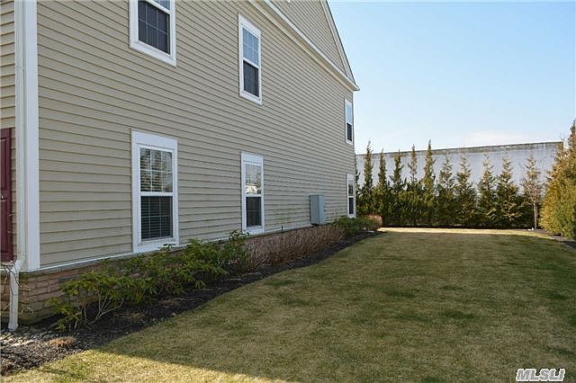 2nd image of 23 Strangford Ct #112