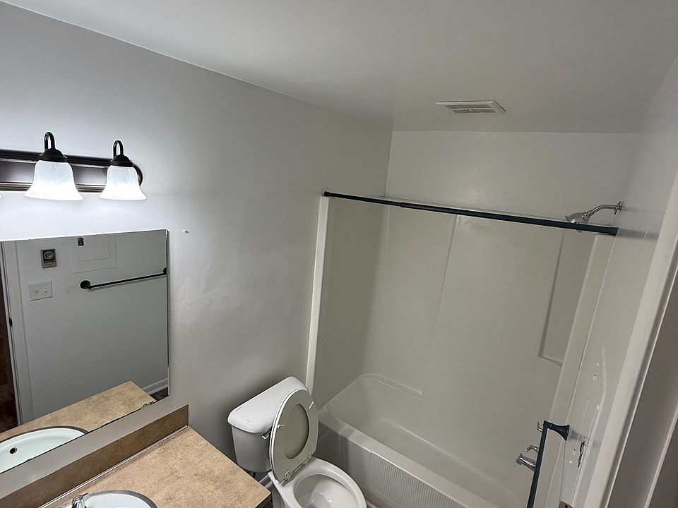 1st image of 119 2nd Ave #16