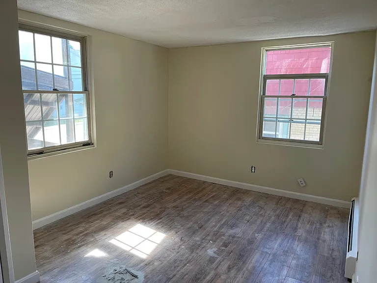 32 Chestnut St #6 — Photo 6
