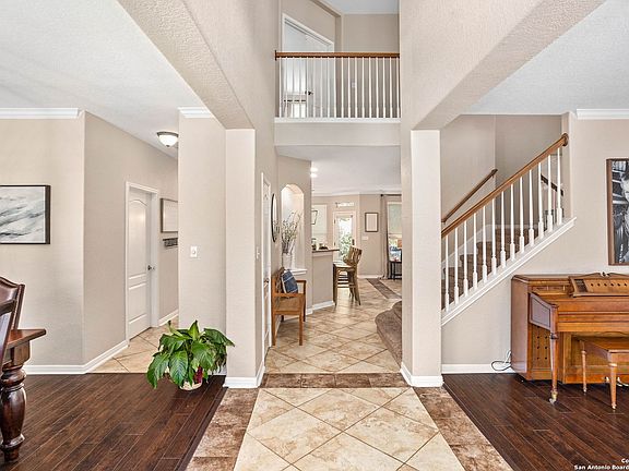 4th image of 2035 LAUREL PARK