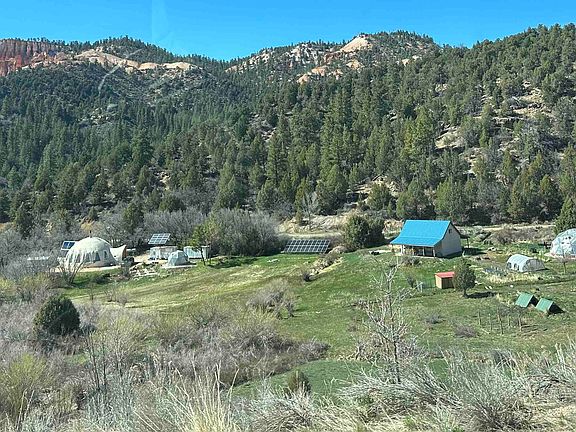 5th image of 1460 E Coral Pink Cliffs Rd