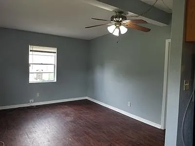 18 Rollins Ave — Photo 5