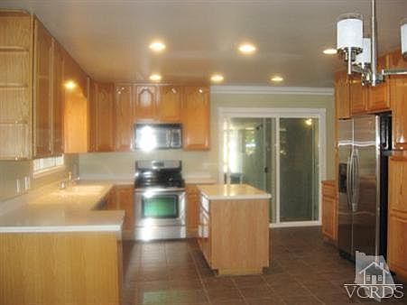 4th image of 819 Masterson Dr