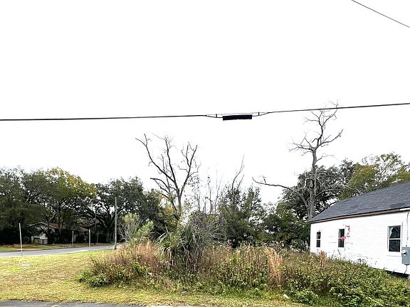 3rd image of 1240 W 4TH Street
