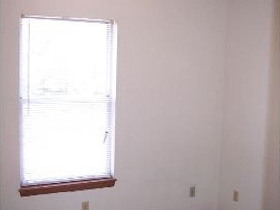 5th image of 720 Cedar Dr APT A