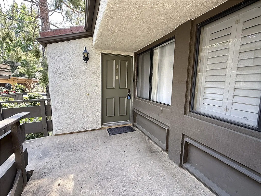 1 bed, 687 sqft, $2,100 — Photo 3