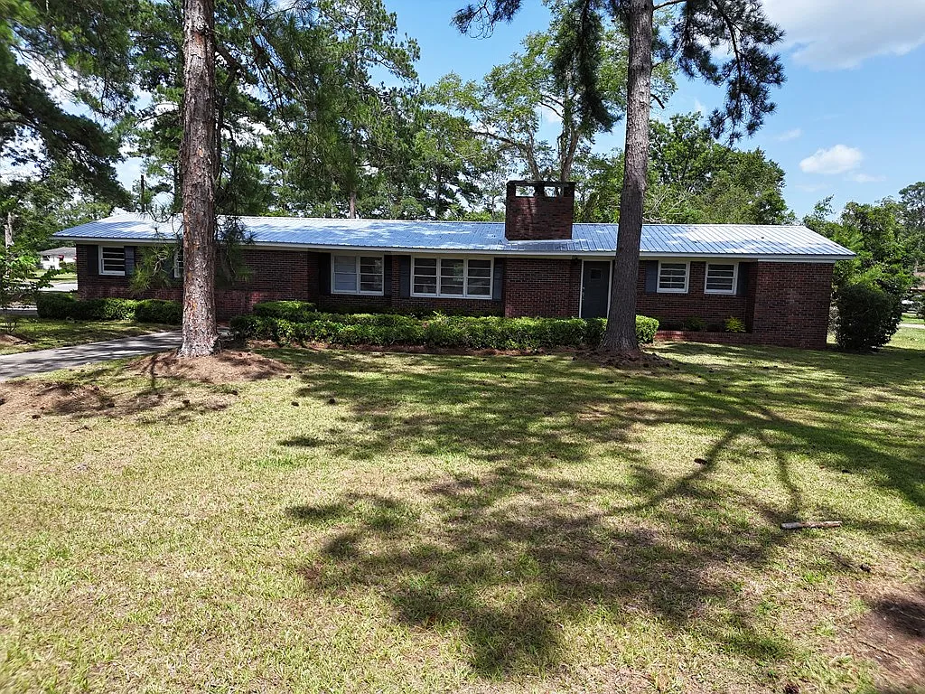 3 bed, 1382 sqft, $2,250 — Photo 2