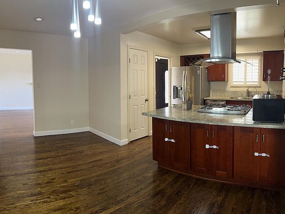 3rd image of 5327 Coco Palm Dr