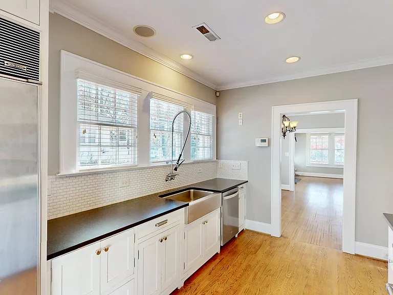 2100 Rozzelles Ferry Rd — Photo 16