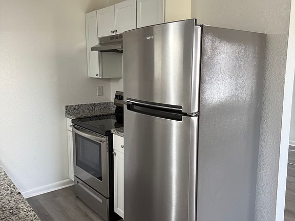 5th image of 3020 Ernest Dr #B