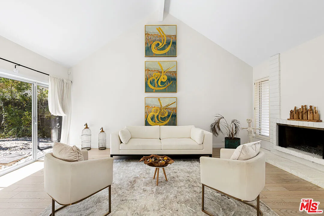 5 bed, 4.0 bath, 2463 sqft, $6,500 — Photo 4