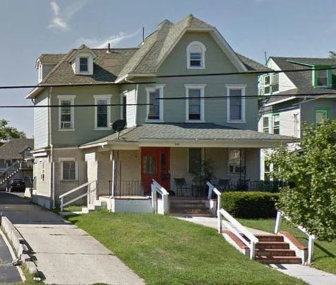 404 4th Ave #2