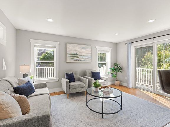 3rd image of 76 Saunders St