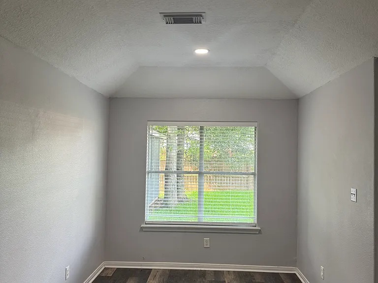 518 Tall Timber Dr — Photo 12