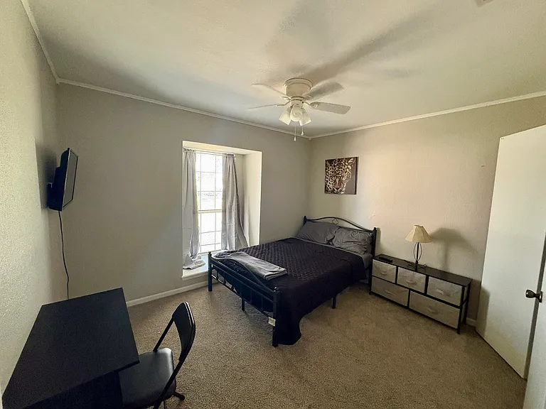 3174 Liberty Blvd — Photo 2