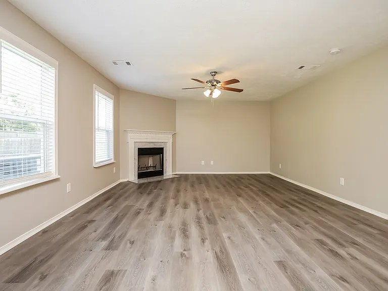 5625 Dory Dr — Photo 5