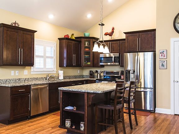 4th image of 140 Berwick Dr