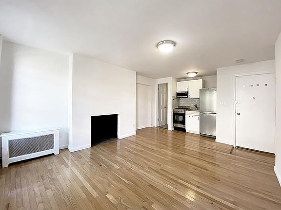 3rd image of 60 W 8th St APT 5A