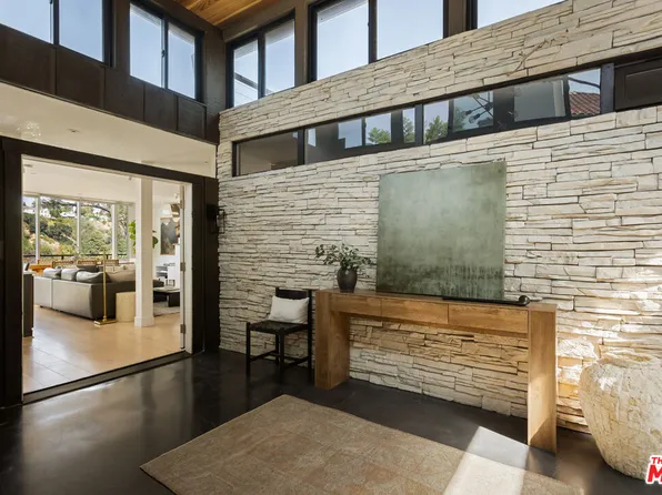 454 Stassi Ln, Santa Monica, CA 90402