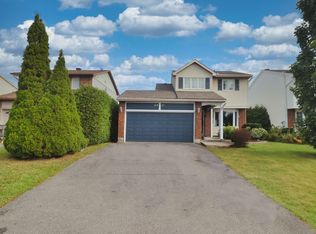 6411 Viseneau Dr, Ottawa, ON K1C5J2