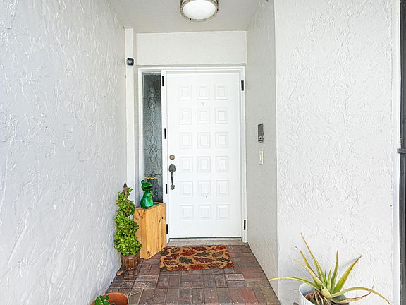 5th image of 6670 Canary Palm Circle