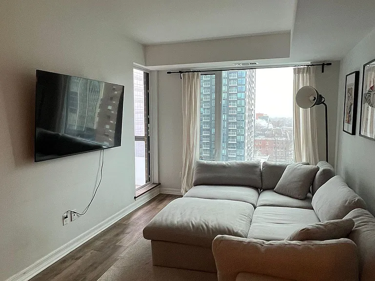 238 Besserer St #1007 — Photo 4