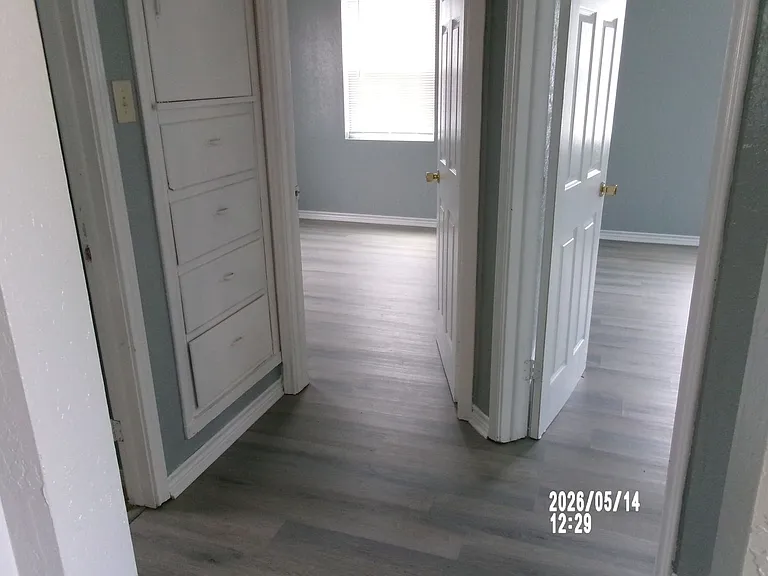 220 SW 24th St — Photo 13