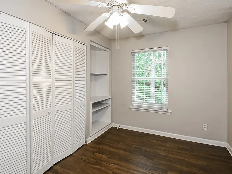 1204 W Oaks Way — Photo 13